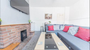 Spacious 2 Bedroom Apartment